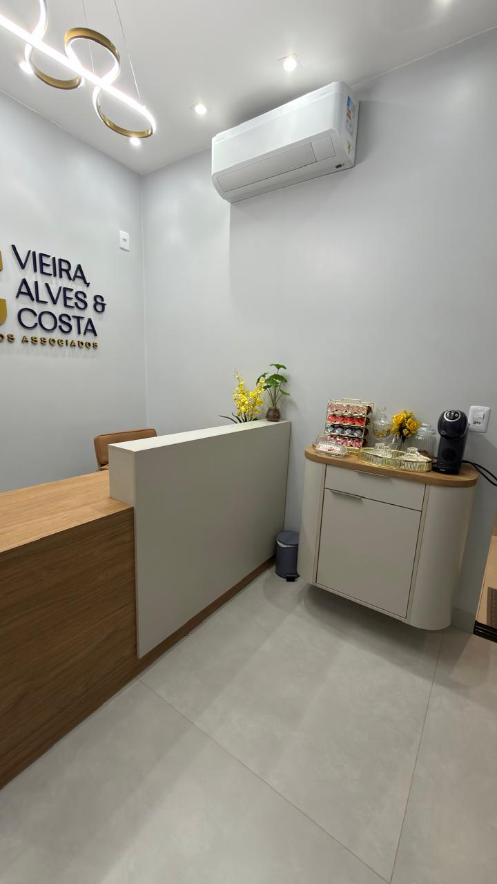 Recepção do escritório Vieira, Alves & Costa